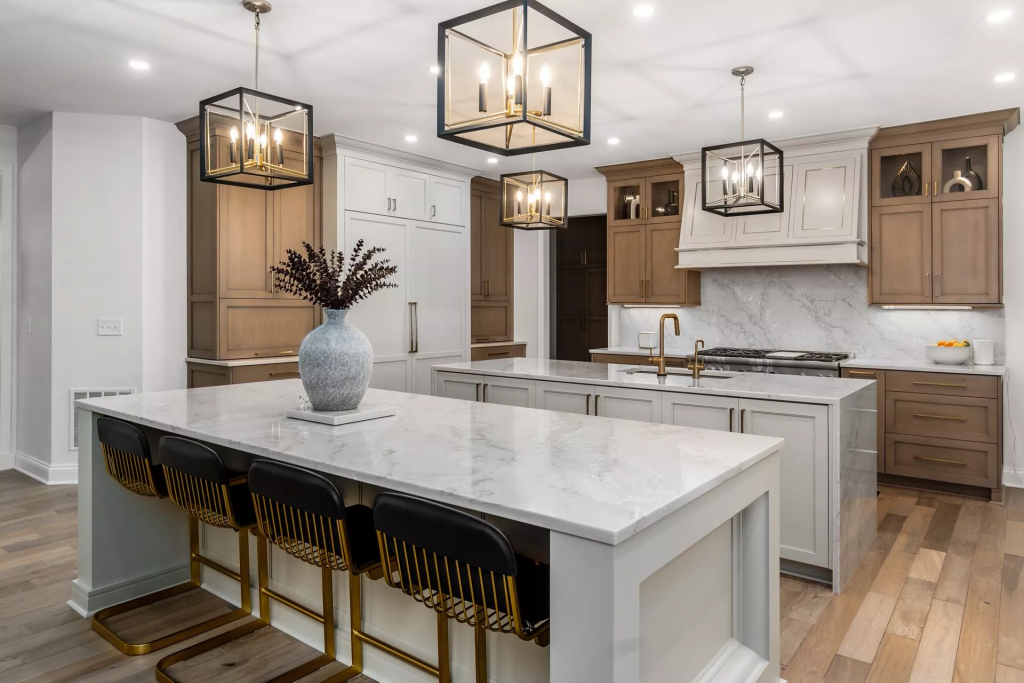 Kitchen with mixed metals